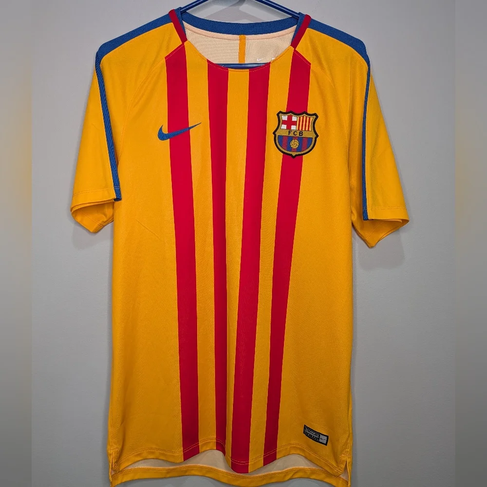 Nike FC Barcelona Soccer Jersey Yellow and Red Striped Men's Dri-Fit Football L